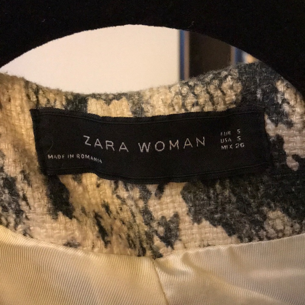 Zara Cropped Jacket - Picture 2 of 3
